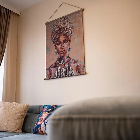 Luxury 2bedroom In Complex Family Garden With Free Parking Appartamento