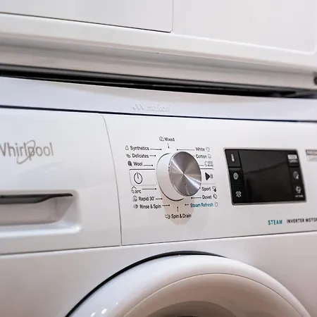 Luxury 2bedroom In Complex Family Garden With Free Parking Appartamento *