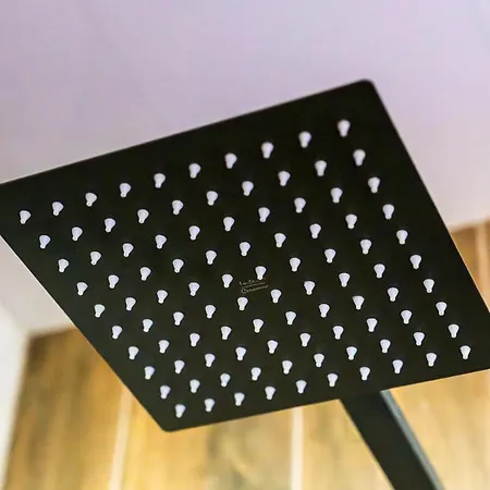 Luxury 2bedroom In Complex Family Garden With Free Parking Appartamento