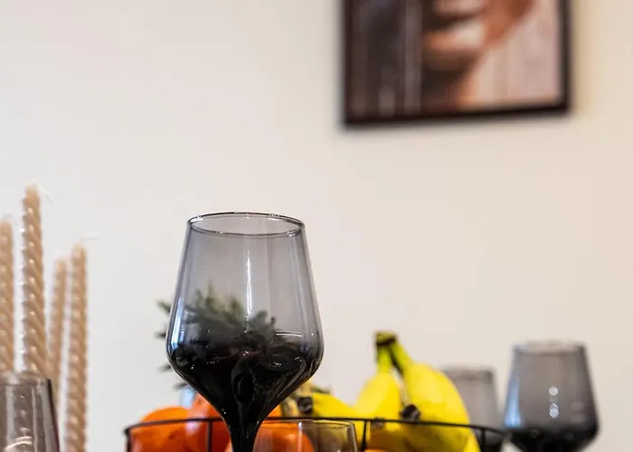 Luxury 2bedroom In Complex Family Garden With Free Parking