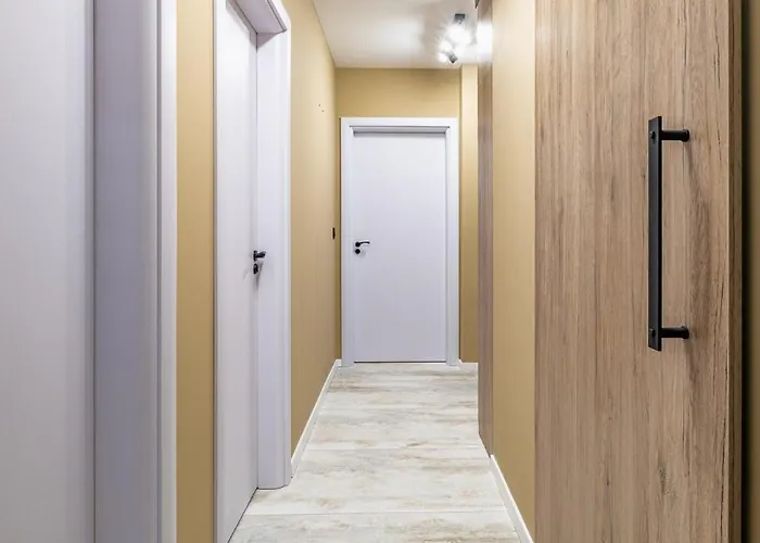 Luxury 2bedroom In Complex Family Garden With Free Parking Appartement