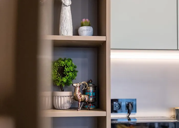 Luxury 2bedroom In Complex Family Garden With Free Parking Appartement *