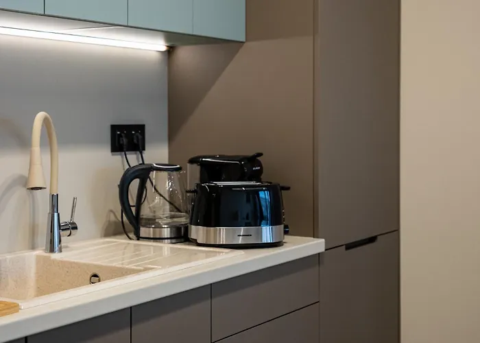 Luxury 2bedroom In Complex Family Garden With Free Parking