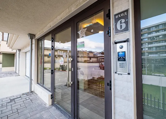 Luxury 2bedroom In Complex Family Garden With Free Parking Lejlighed