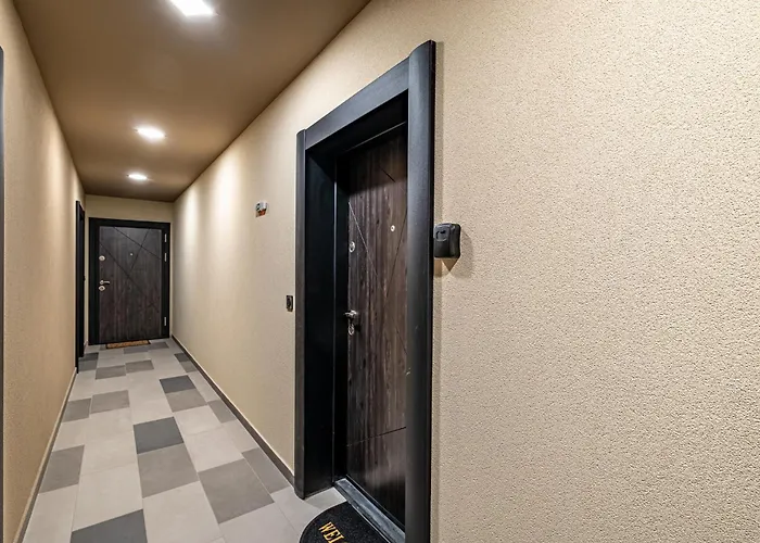 Luxury 2bedroom In Complex Family Garden With Free Parking Lejlighed