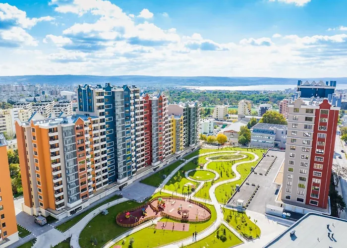 Luxury 2bedroom In Complex Family Garden With Free Parking