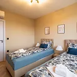 Luxury 2bedroom In Complex Family Garden With Free Parking Apartment Varna