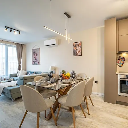 Luxury 2bedroom In Complex Family Garden With Free Parking 瓦爾納