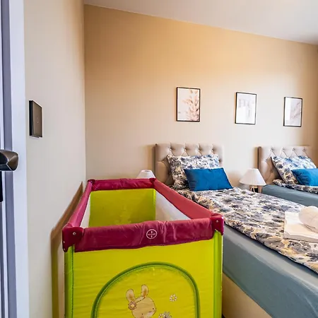 Luxury 2bedroom In Complex Family Garden With Free Parking 瓦爾納