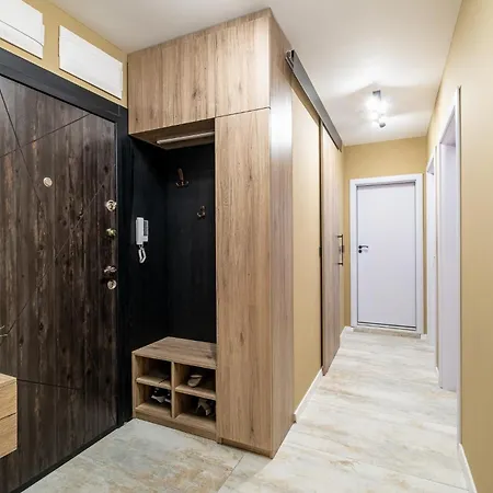 Luxury 2bedroom In Complex Family Garden With Free Parking 公寓 *