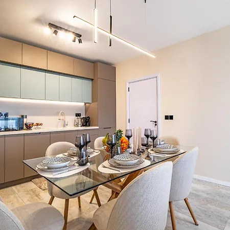 Luxury 2bedroom In Complex Family Garden With Free Parking 公寓 瓦爾納