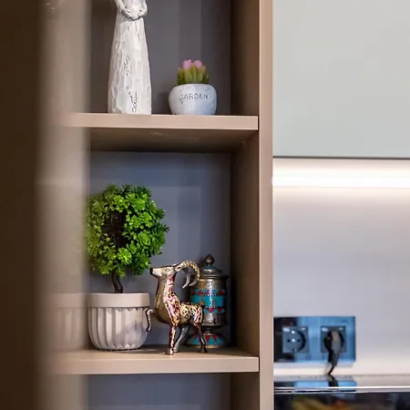 Luxury 2bedroom In Complex Family Garden With Free Parking Διαμέρισμα *