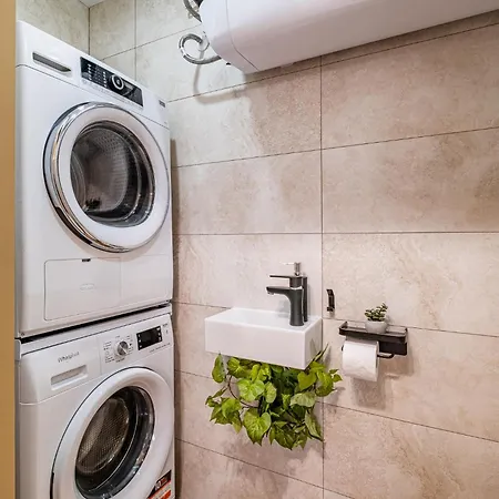 公寓 Luxury 2bedroom In Complex Family Garden With Free Parking