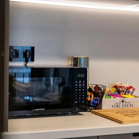 Luxury 2bedroom In Complex Family Garden With Free Parking 公寓