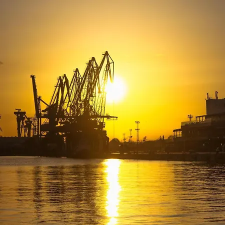 公寓 Luxury 2bedroom In Complex Family Garden With Free Parking *