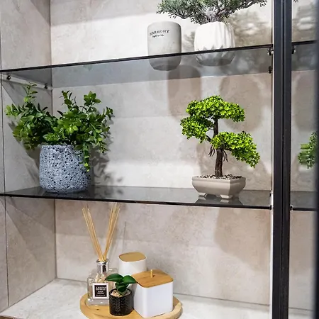 Luxury 2bedroom In Complex Family Garden With Free Parking *