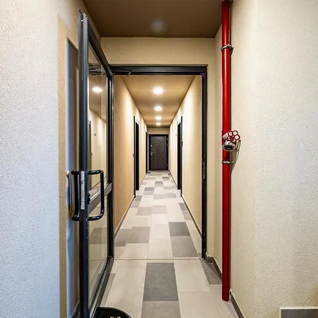 Luxury 2bedroom In Complex Family Garden With Free Parking 公寓