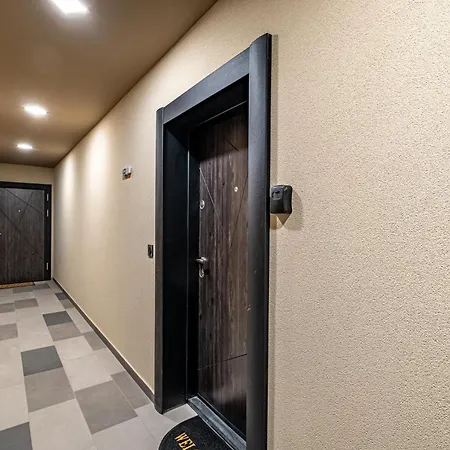 Luxury 2bedroom In Complex Family Garden With Free Parking 公寓