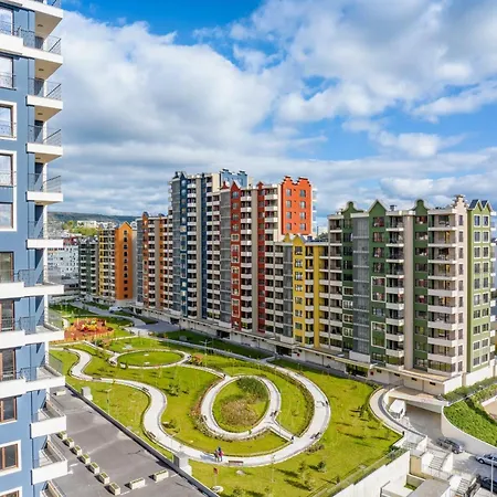 Luxury 2bedroom In Complex Family Garden With Free Parking 公寓