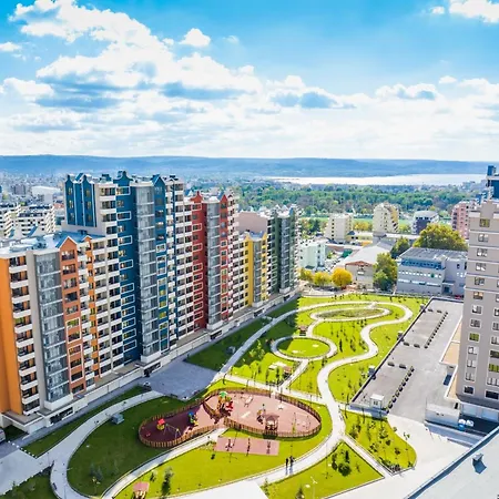 Luxury 2bedroom In Complex Family Garden With Free Parking