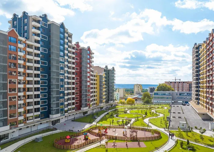 Luxury 2bedroom In Complex Family Garden With Free Parking