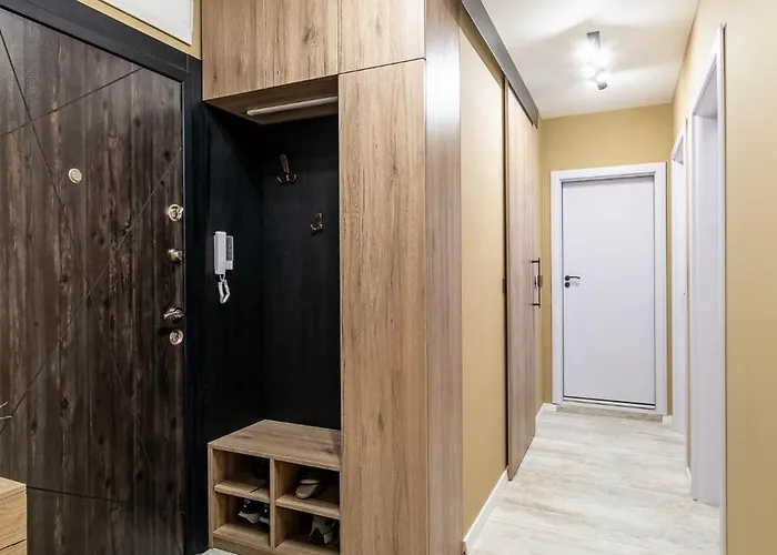 Luxury 2bedroom In Complex Family Garden With Free Parking Apartment *