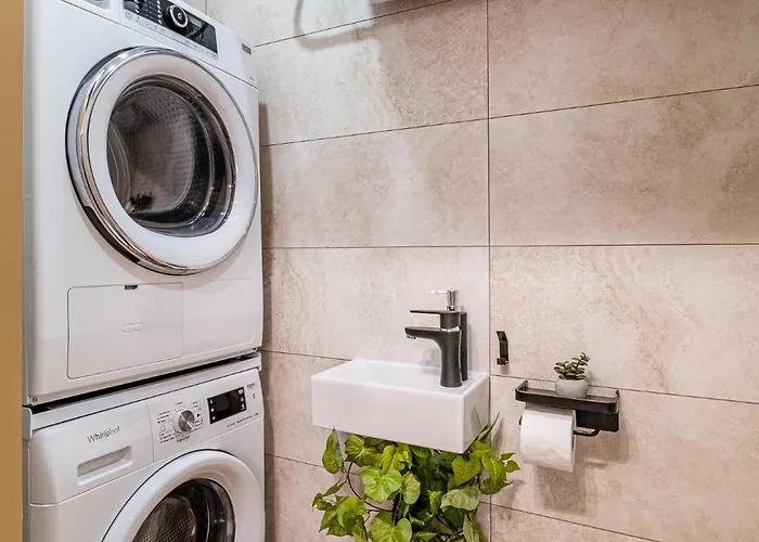 Apartment Luxury 2bedroom In Complex Family Garden With Free Parking