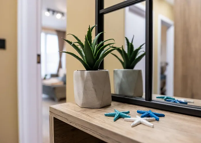 Luxury 2bedroom In Complex Family Garden With Free Parking