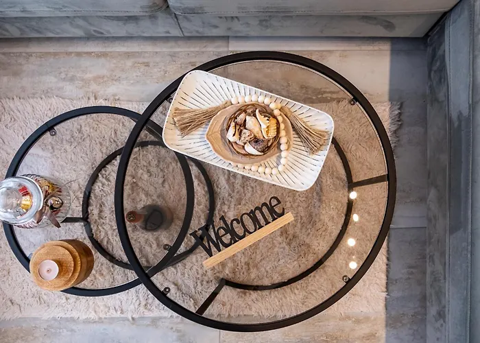 Luxury 2bedroom In Complex Family Garden With Free Parking *